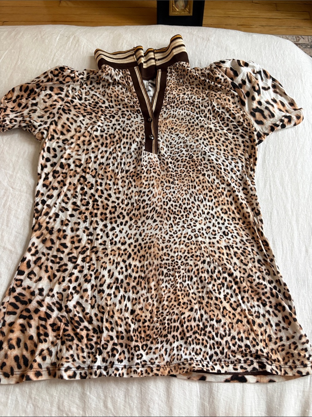 CLASS ROBERTO CAVALLI DESIGNER WOMEN’S SIZE SMALL COLLAR SHIRT